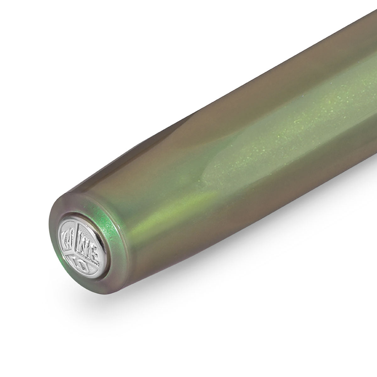 Zakrętka pióra Kaweco LUNAR Sport Shadow Green w kolorze zielonym z perłowym wykończeniem i srebrnym logo marki.