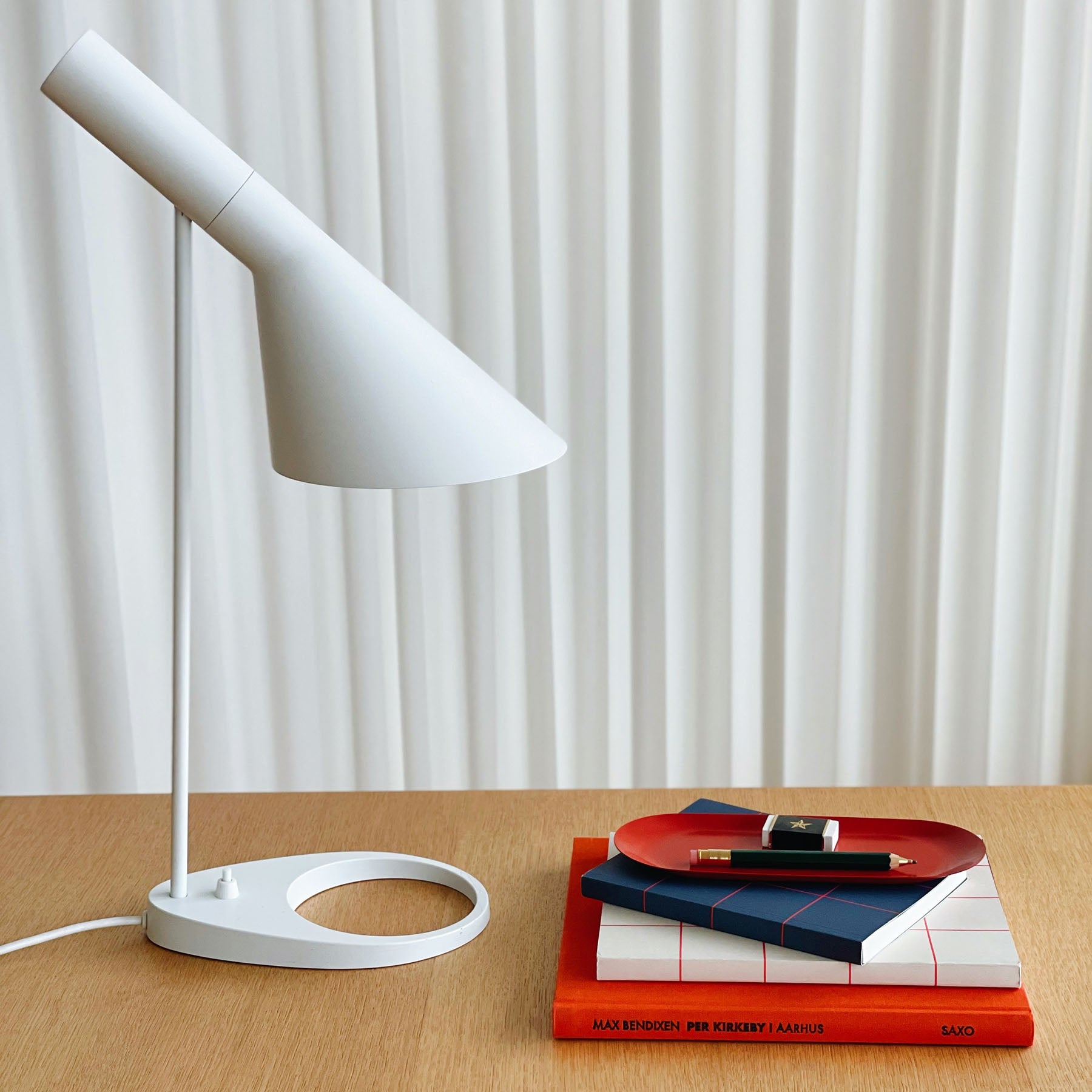 LOLA Tray – Red, NOTEM, stationery design