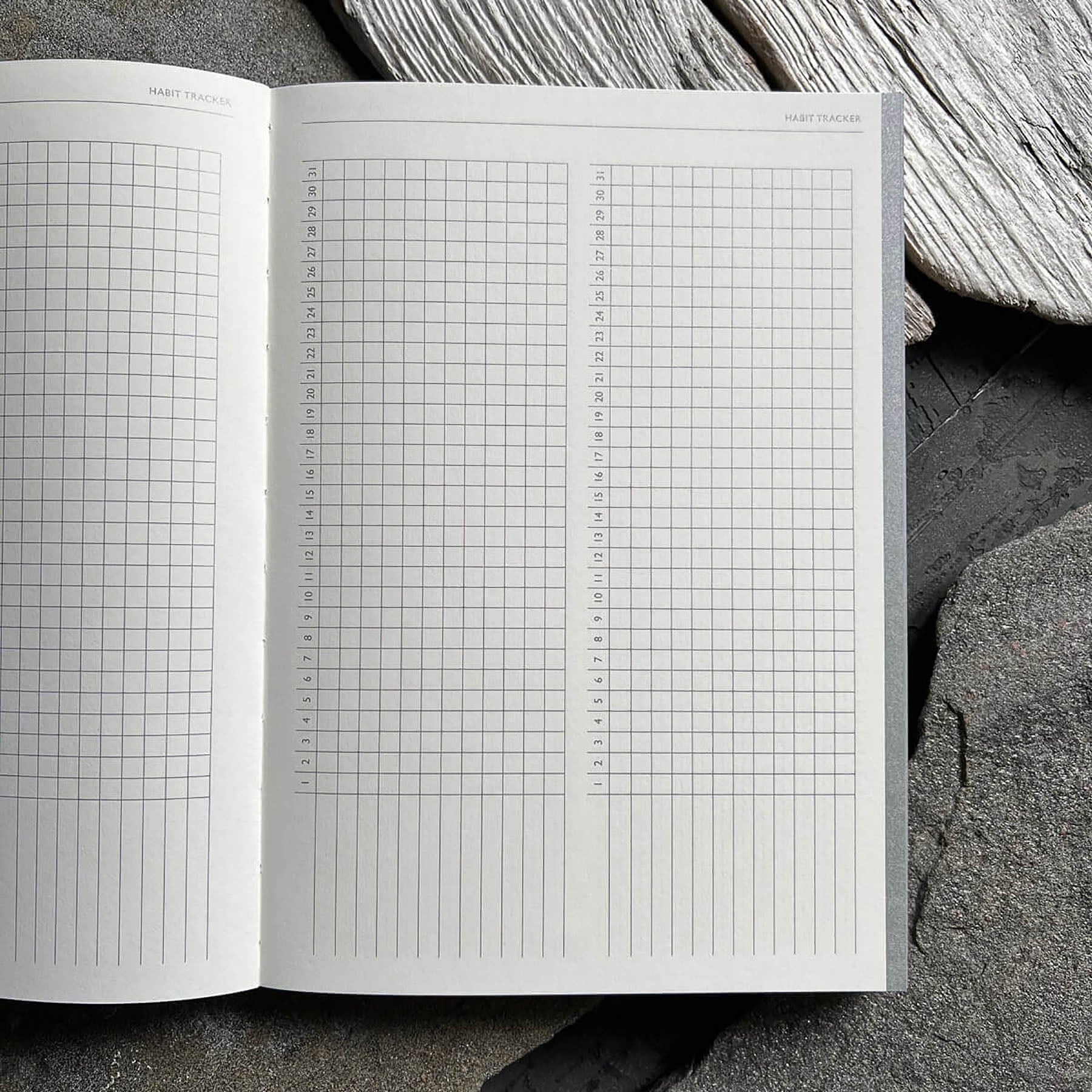 Planner niedatowany – Lilie, Curated Paper, papierniczy design