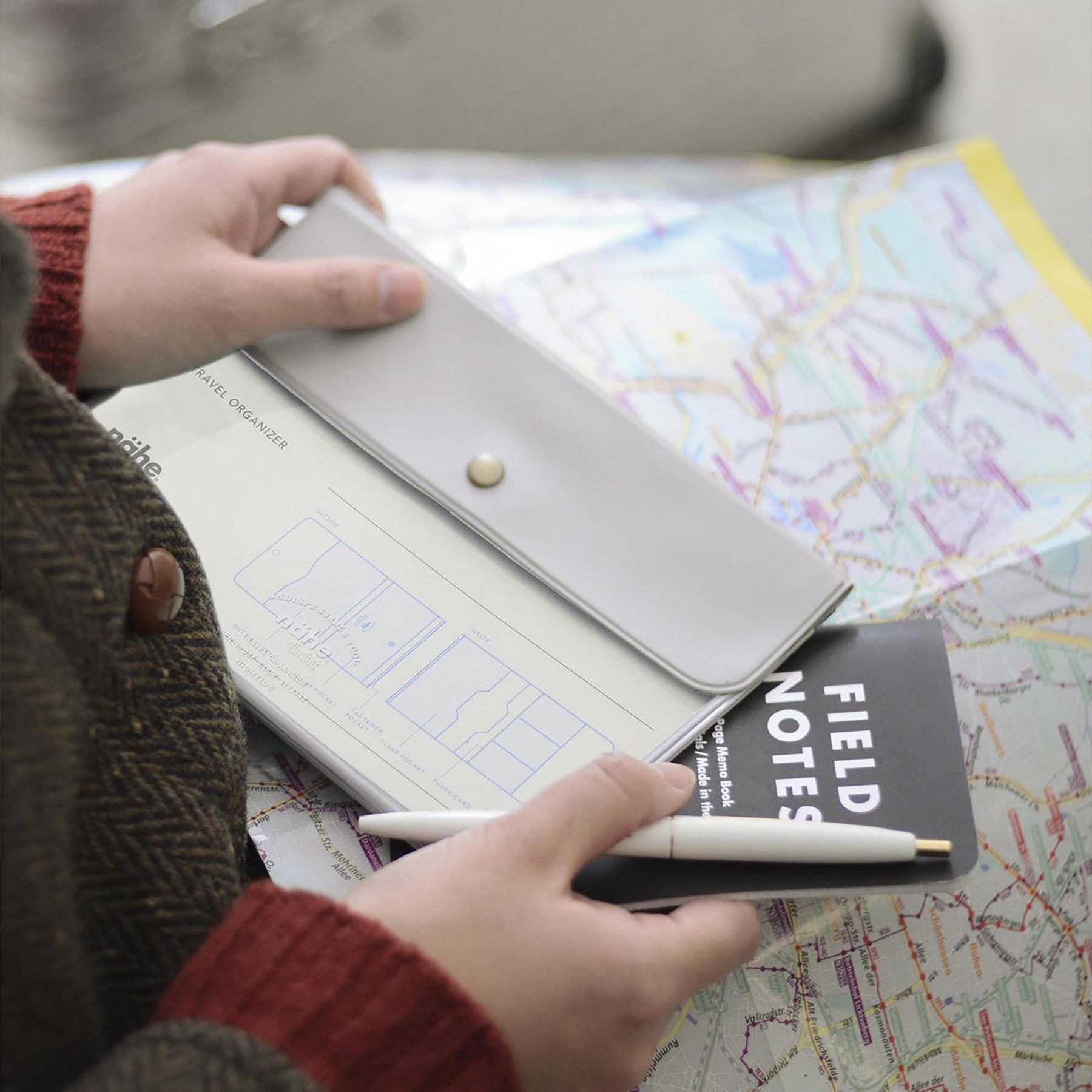 Travel organizer – Ivory, nähe, stationery design