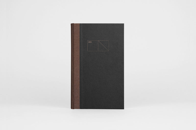 Copper 2025 Calendar – Graphite, Papierniczeni, stationery design