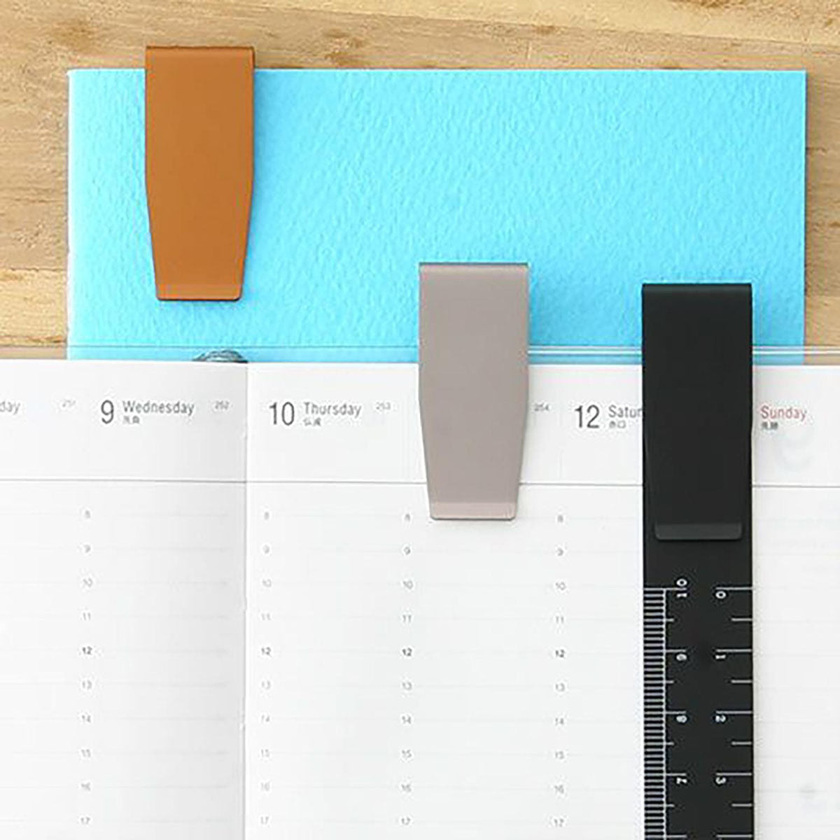 Aluminiowa linijka Clip Ruler – czarna, Hightide, papierniczy design