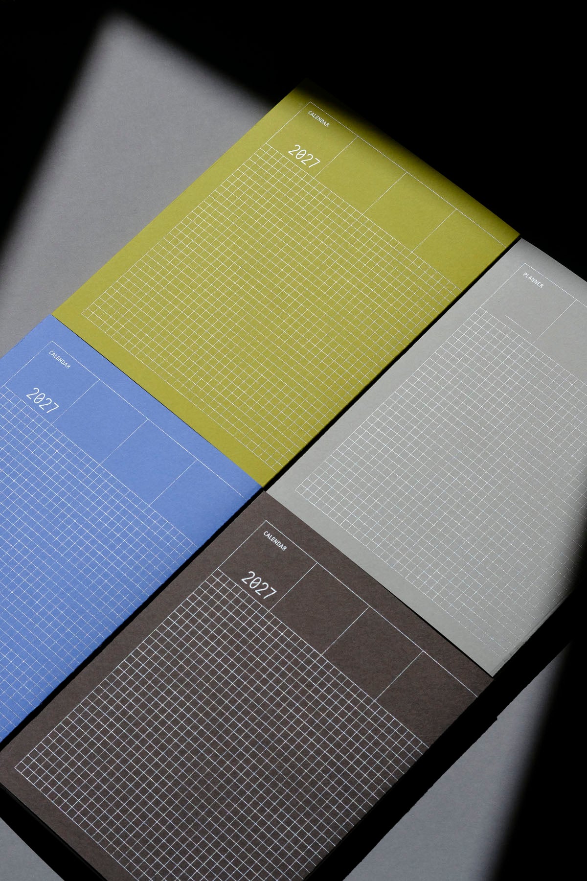 [PRESALE] Grid 2027 Calendar – true blue