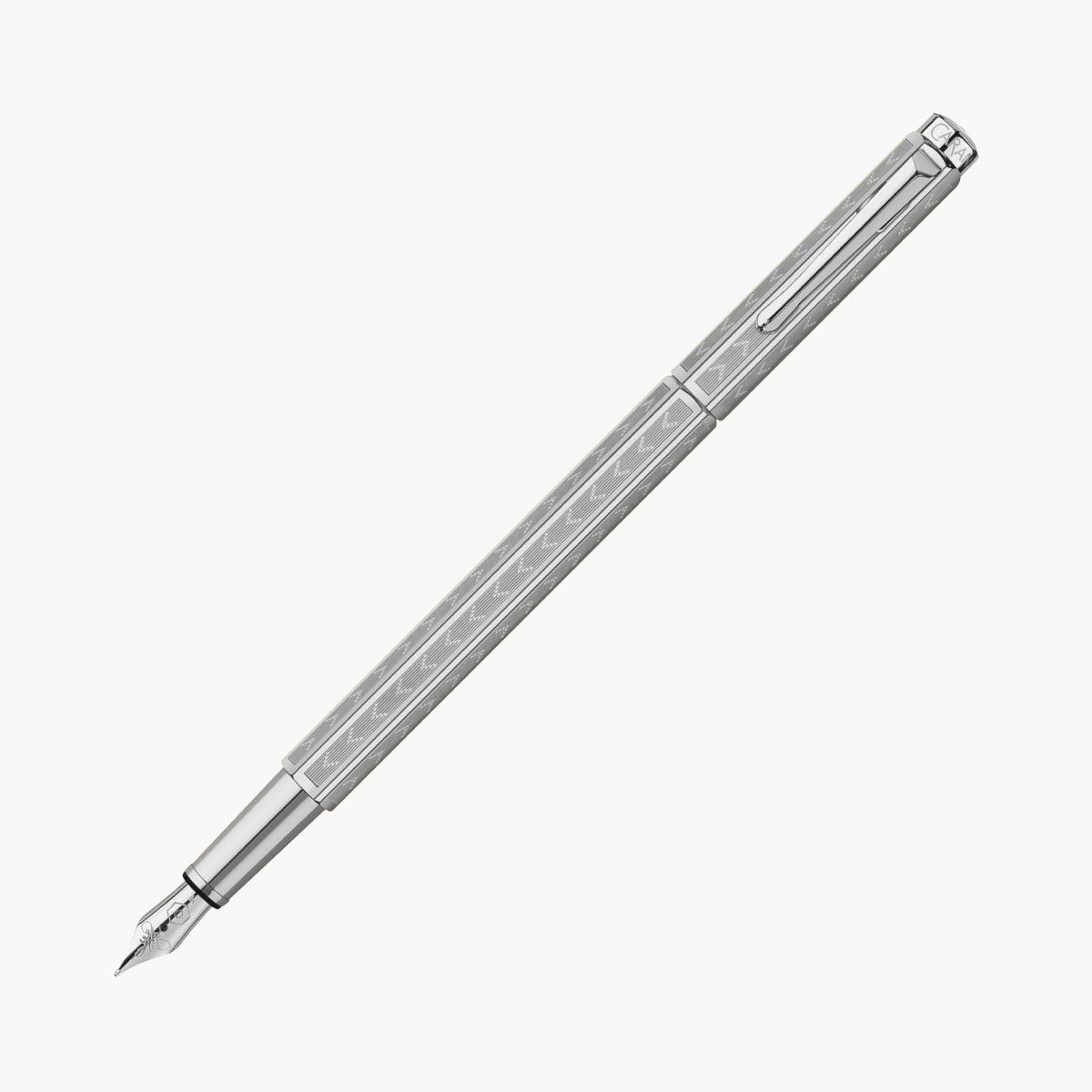 Pióro wieczne Caran d'Ache Ecridor Chevron z grawerowanym korpusem w kolorze srebrnym.