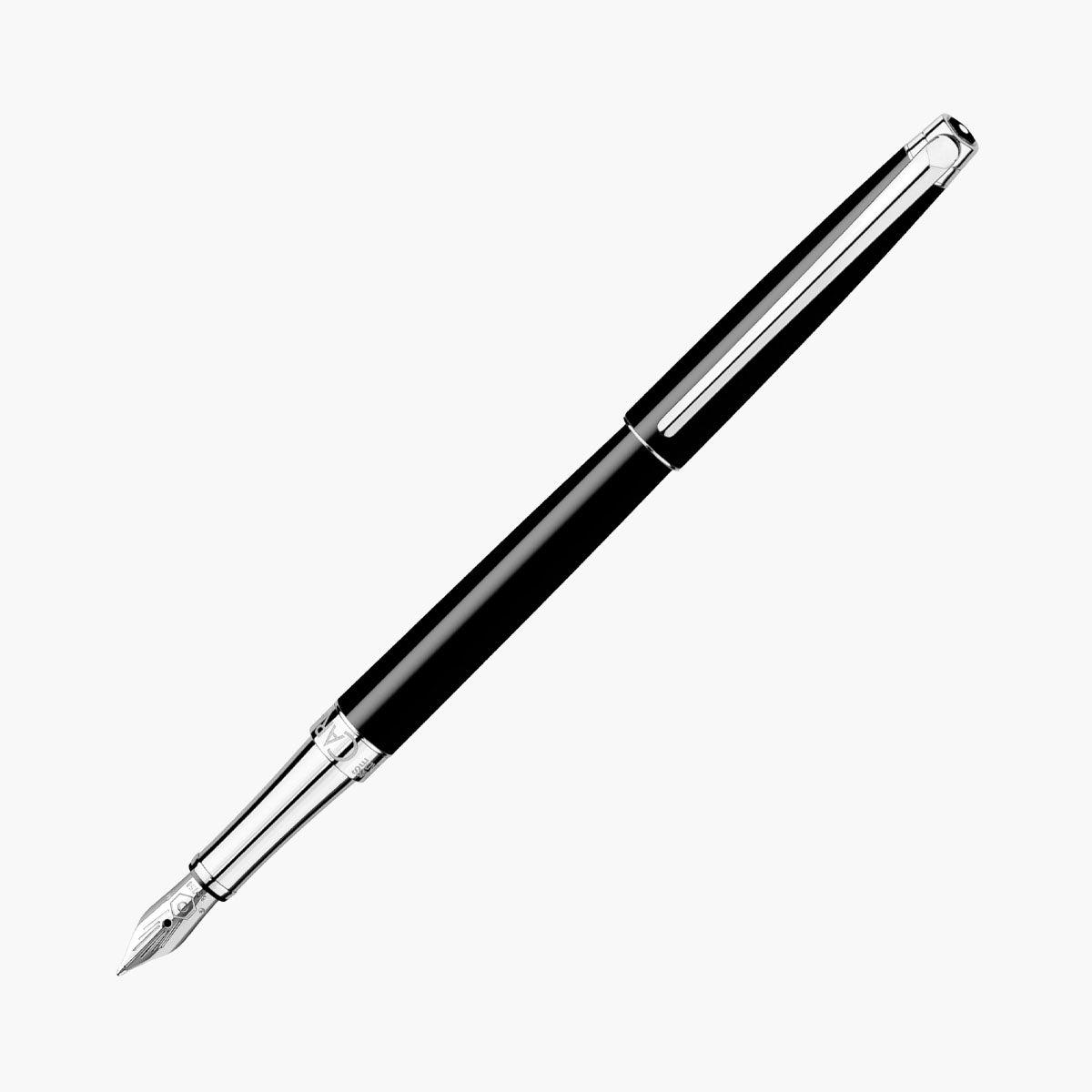 Pióro wieczne Caran d'Ache Black – czarne z detalami w kolorze srebrnym.