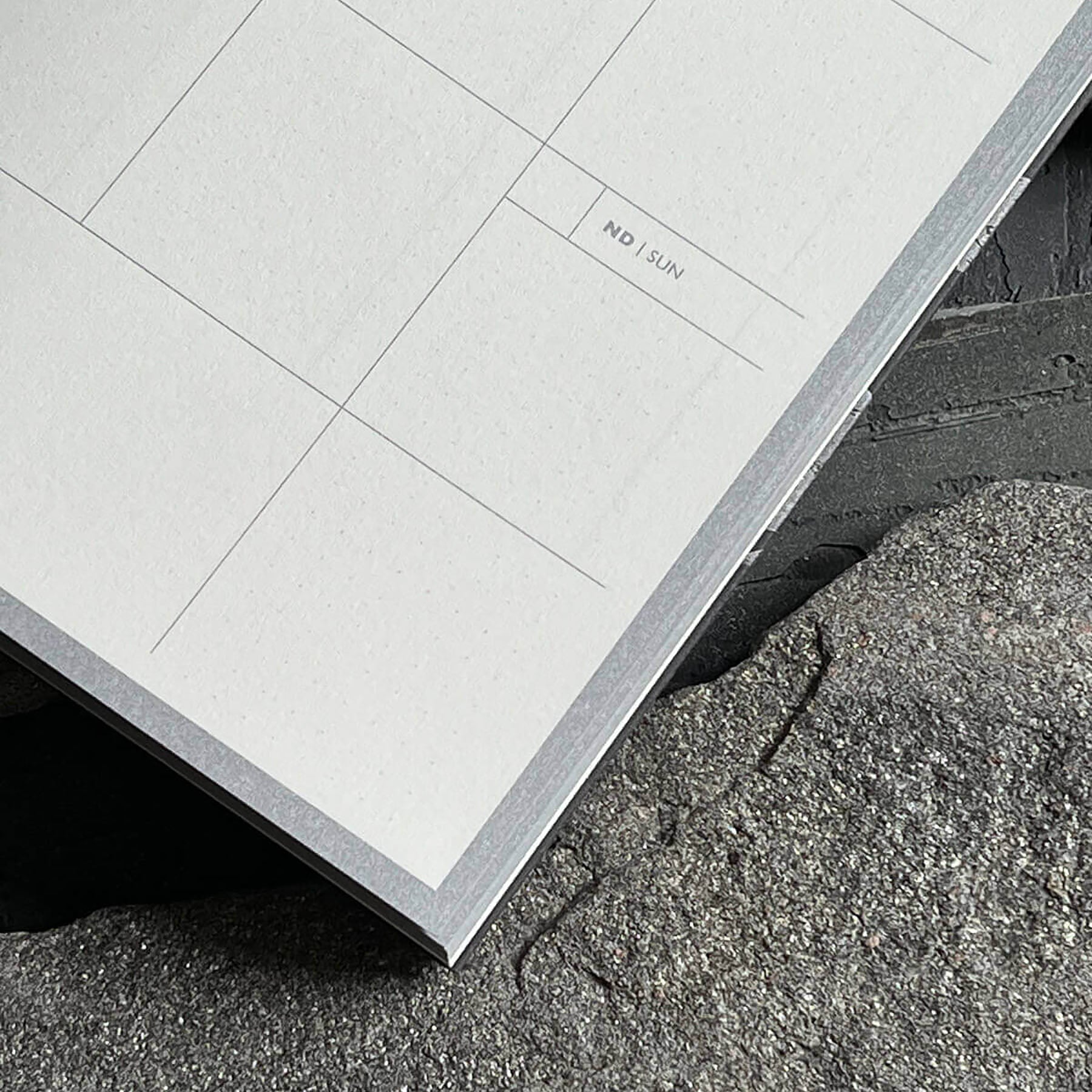 Planner niedatowany – Lilie, Curated Paper, papierniczy design